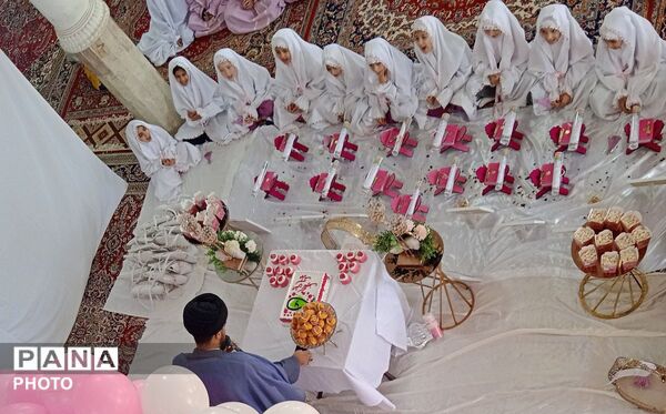 جشن تکلیف دختران در مدرسه شهیدحسین خدادادی