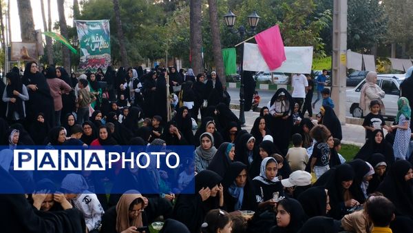 همایش بزرگ پیاده‌روی خانوادگی به‌مناسبت هفته دفاع مقدس در خلیل آباد 