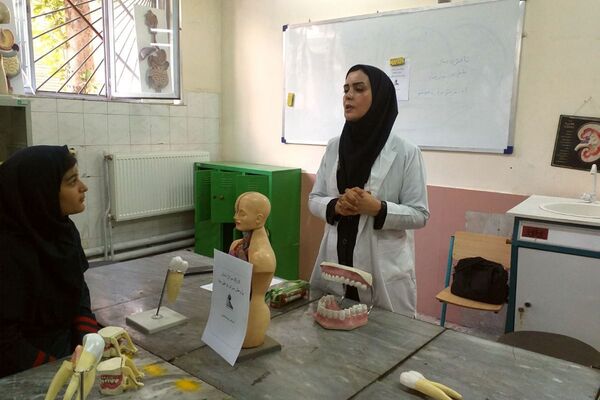 برگزاری کارگاه کار با میکروسکوپ در پژوهش‌سرای دانش‌آموزی بو‌علی سینای ملارد