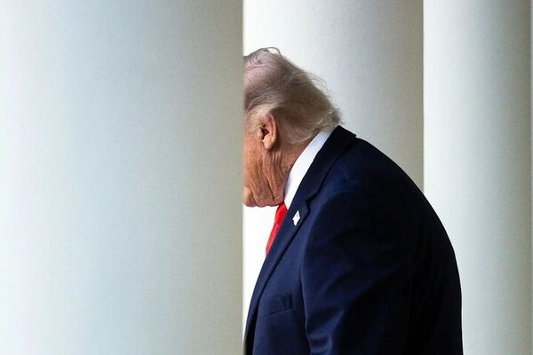 ترامپ با قلدرمابی خواستار عدم پاسخ ایران به تجاوز آمریکا شد