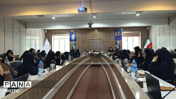 برگزاری دوره آموزشی «یاوران ولایت» دانش‌آموزی در تبادکان