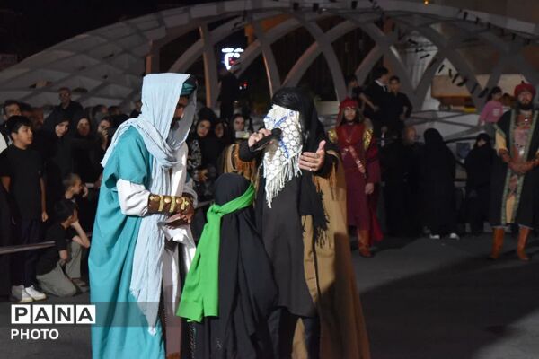 تعزیه خوانی در میدان امام خمینی ره شهرستان مرند