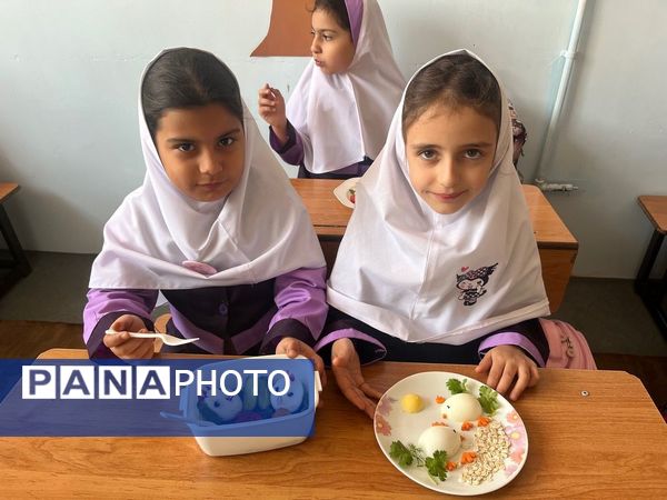 برگزاری صبحانه سلامت و روز جهانی تخم مرغ در دبستان فاطمه الزهرا شهرستان شیروان
