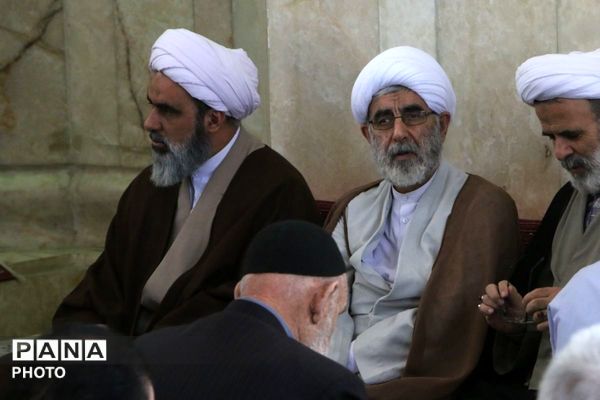 حضور فرهنگیان مردم روزه دار و متدین در نمازجمعه شهرستان ملارد