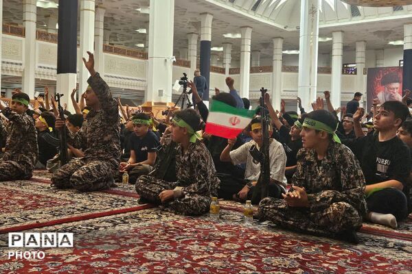 نوجوانان عاشورایی در حرم شاهچراغ(ع) - 3