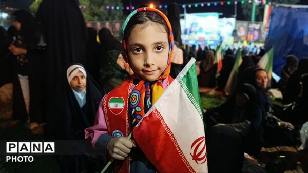 حضور پرشور دانش‌آموزان پیشتاز تویسرکانی در یادواره شهدا