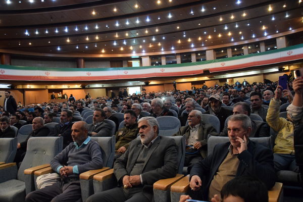 همایش دهه بصیرت و گرامیداشت سردار دلها در سالن نژاد فلاح کرج