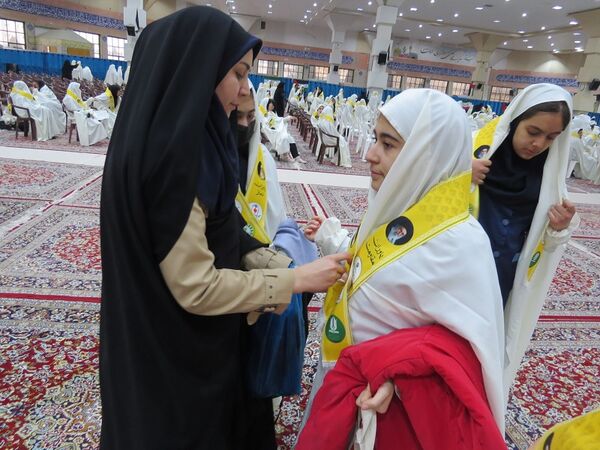 تمرین آمادگی گروه پیشتازان برای اجرا در اجلاسیه سراسری نماز
