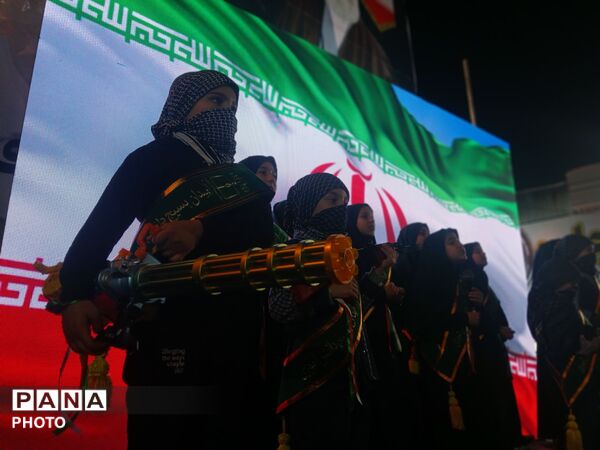 فرهنگیان و دانش آموزان گلستان همچنان پای میدان