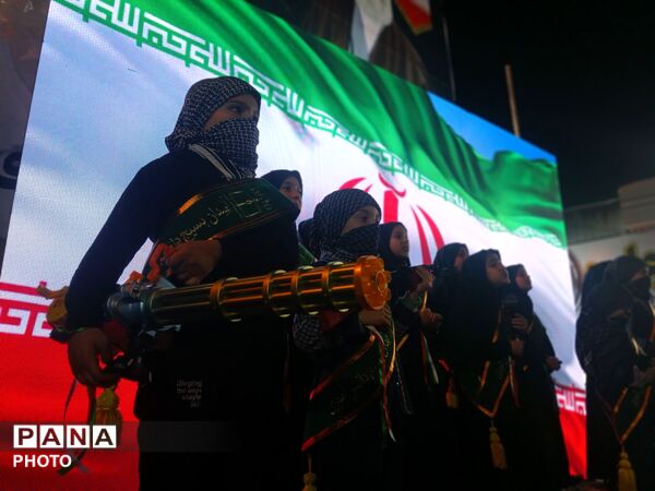 فرهنگیان و دانش آموزان گلستان همچنان پای میدان