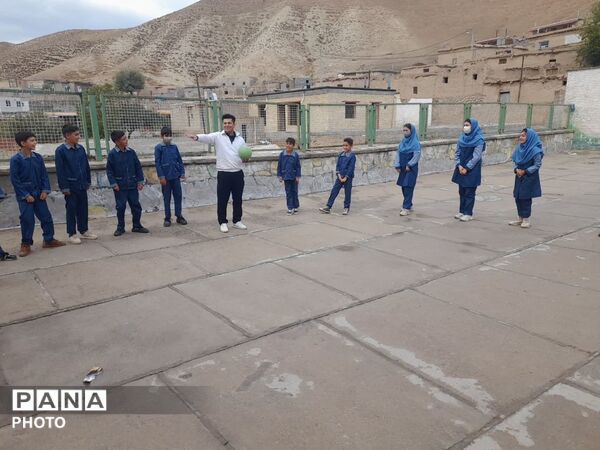  المپیاد ورزشی درون مدرسه ای آموزشگاه آیت الله نوری روستای مرزی سنگدیوار 