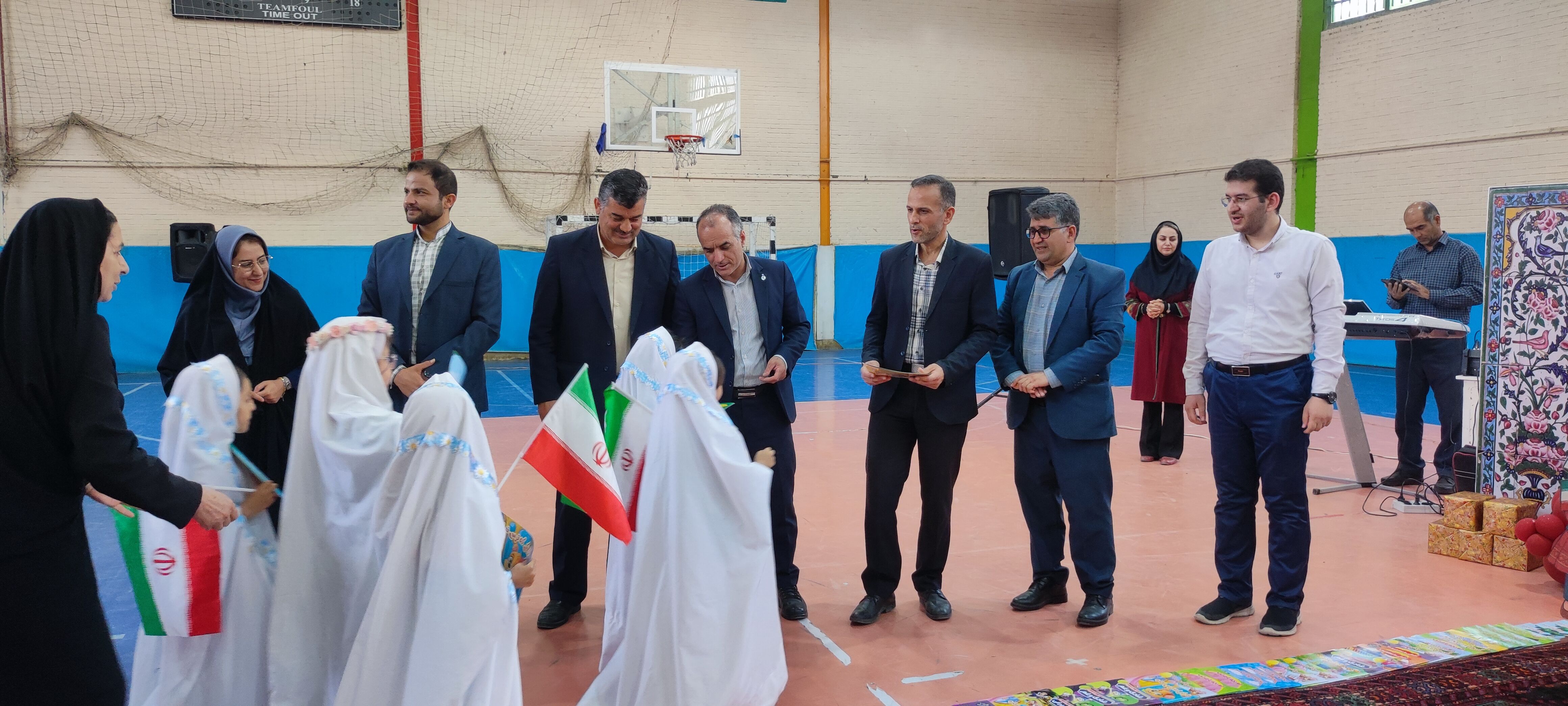 جشنواره هویت ملی کودکان در محل سالن ۱۳ آبان شیروان