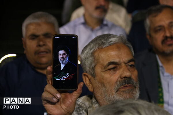 حضور شهردار تهران در آیین شبانه امیرچخماق