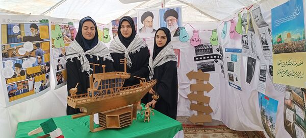 مدرسه انقلاب‌، تجلی‌گر آرمان ملت ایران