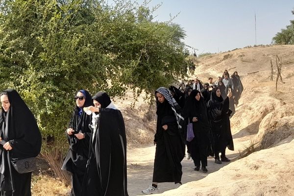 اعزام دختران دانش‌آموز شهر جعفریه قم به اردوی راهیان نور