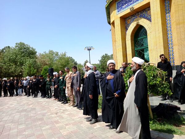 حضور دانش‌آموزان و فرهنگیان تربت‌جامی در عزاداری اربعین حسینی