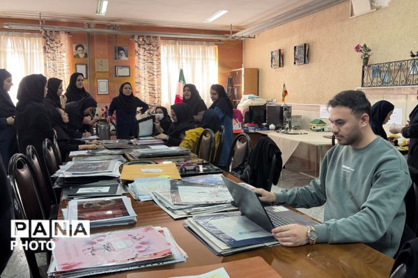 داوری مرحله منطقه‌ای چهل‌وچهارمین جشنواره فرهنگی هنری فردا در اسلامشهر 
