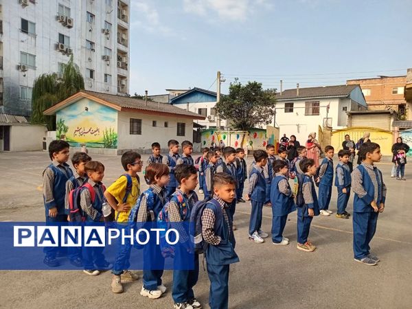  جشن شکوفه‌ها در دبستان شهید فردکاردل آمل
