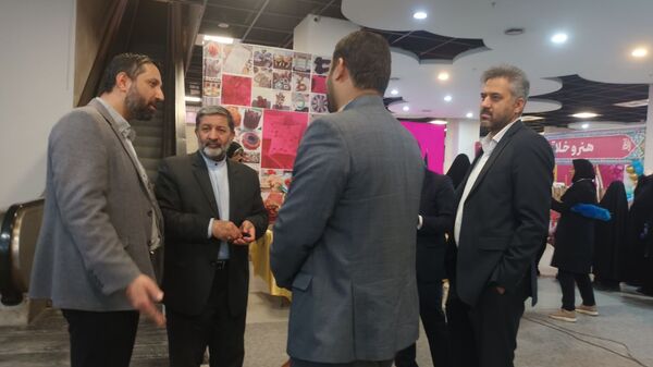 ایوان هنر، گفتگویی بدون کلام از دستان هنرمند بانوان مشهدی است