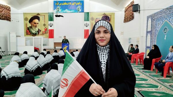 اعزام ۴۰ دانش‌آموز دختر لنده‌ای به مناطق عملیاتی جنوب کشور