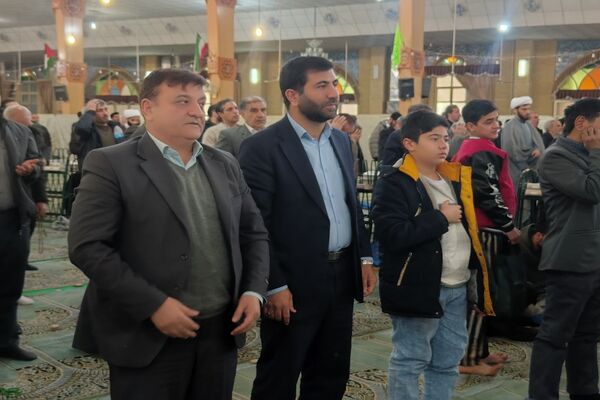 نماز جمعه این هفته شهرستان پاکدشت شاهد حضور پر رنگ فرهنگیان بود