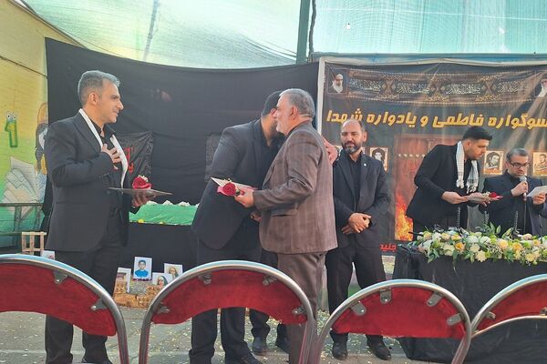 سوگواری معنوی در شیخ جنید(ره)؛ مدرسه غرق در عطر فاطمیه