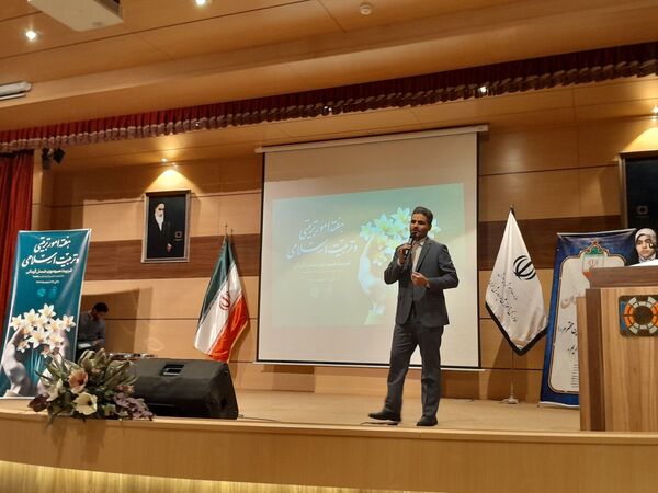 تجلیل از یاوران برتر تربیتی در مراسم گرامیداشت، هفته تربیت اسلامی و روز امور تربیتی