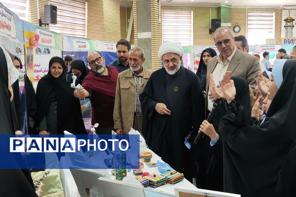 برگزاری نمایشگاه «افق‌های روشن» در دبستان حکمت ناحیه دو شهرری 