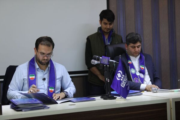 نشست صمیمی دانش‏‌آموز خبرنگاران و نمایندگان مجلس دانش‌آموزی آذربایجان شرقی با علی فلاحتکار