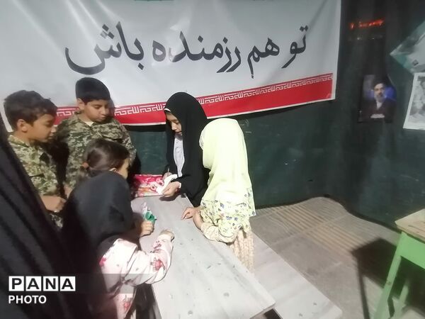حضوردانش آموزان در موکب سازمان دانش آموزی در هشتاد و هفتمین شب تجمعات