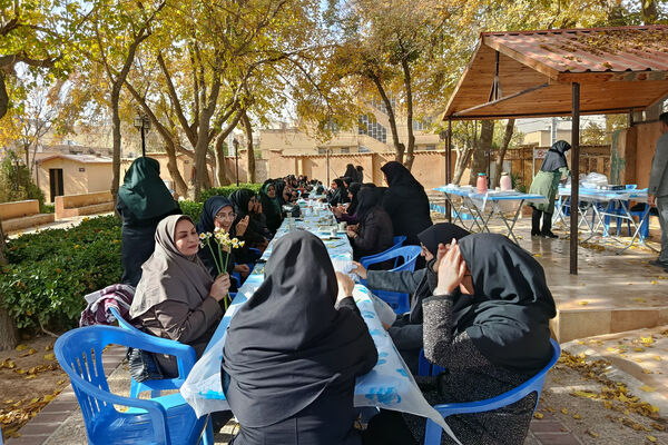 محفل صمیمی کارکنان اداری ناحیه ۴ شیراز به مناسبت روز زن