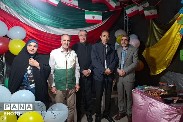 برپایی موکب «مدرسه رهبر شهید» در میدان هفت تیر نسیم‌شهر