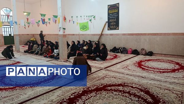 برگزاری مراسم  باشکوه ۲۲ بهمن و تجلیل از نفرات برتر روستای میرزآباد
