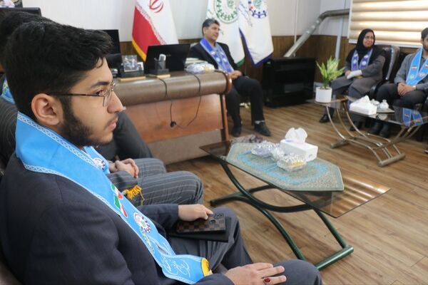 دیدار دانش‌آموزان پسر پیشتاز با مدیر سازمان دانش‌آموزی خراسان رضوی