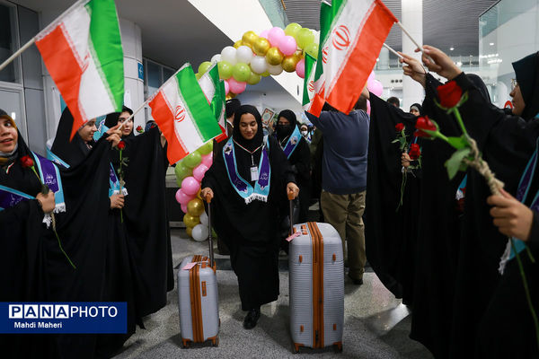بدرقه آخرین کاروان دانش‌آموزان عمره‌گزار از ایستگاه پروازی تهران