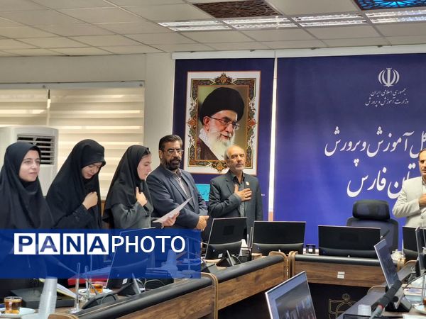  حضور پررنگ دانش‌آموزان شیرازی در پارلمان نوجوانان کشور