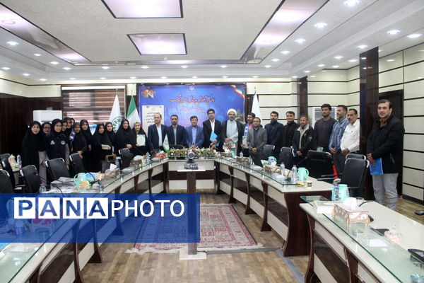 جلسه هم‌اندیشی مسئولان و کارشناسان سازمان دانش‌آموزی استان بوشهر