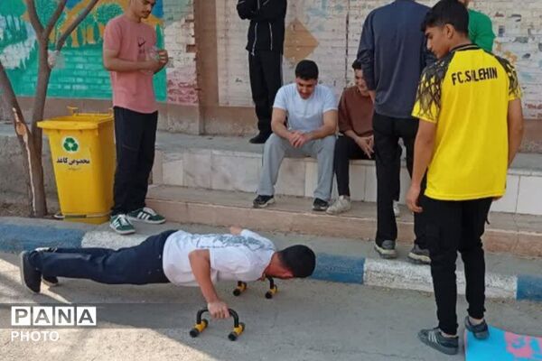 جشنواره ورزش‌های همگانی در دبیرستان دکتر نیک نیان قیامدشت 
