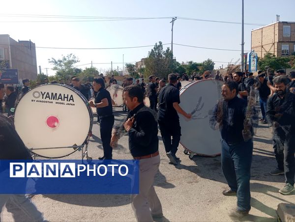 آیین استقبال از هیئت های عزاداری در روستای عشق آباد 