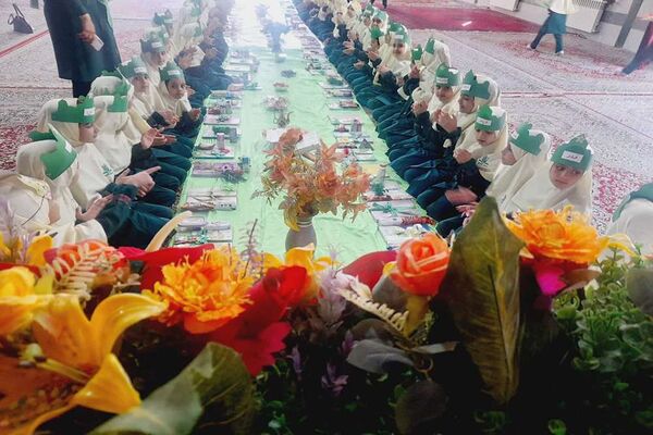 برگزاری جشن قرآن در دبستان دخترانه شاهد