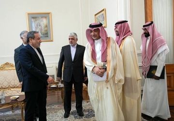 دیدار معاون وزیر خارجه عربستان با عراقچی