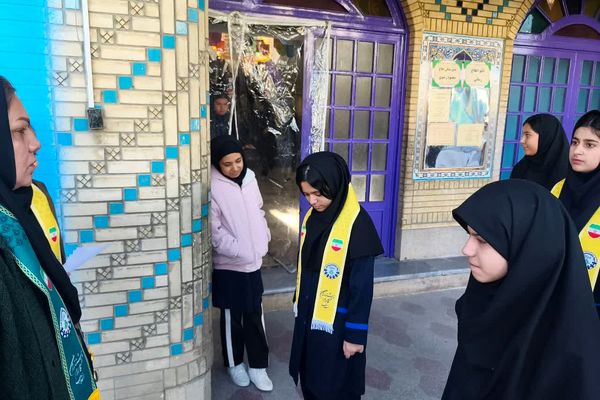 گرامیداشت ایام الله دهه فجر در دبیرستان رضوی شیراز