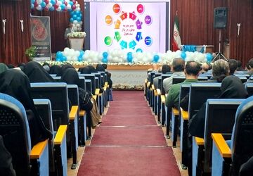 نشست فصلی مدیران شهرستان قرچک با هدف ارزیابی عملکرد مدارس