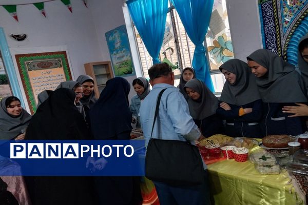 بازارچه کسب و کار دانش‌آموزی در مدرسه فدک