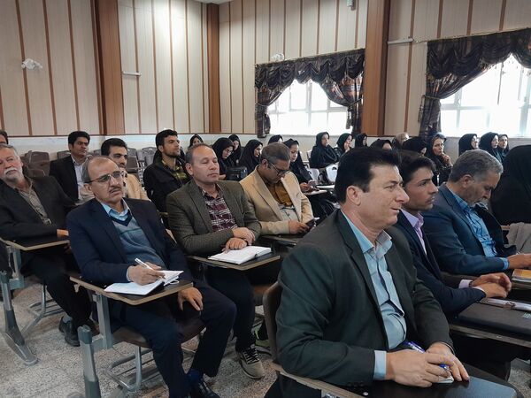 اولین نشست هم‌اندیشی مدیران مدارس مقطع متوسطه اول شهرستان تربت حیدریه 