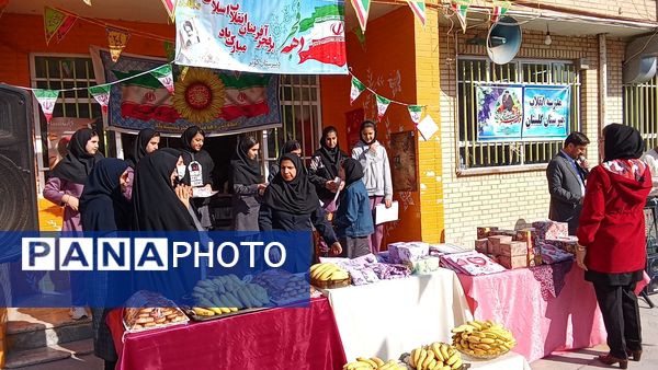 جشن دهه فجر در دبیرستان گلستان آشخانه