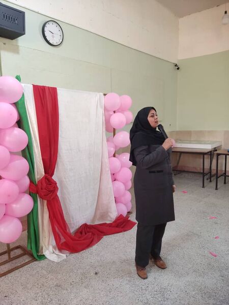 جشن میلاد حضرت زینب(س) و بزرگداشت روز پرستار در هنرستان زهرای مرضیه بندرعباس