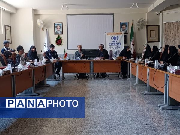 تجلیل از دانش‌آموز خبرنگاران پانا کاشان