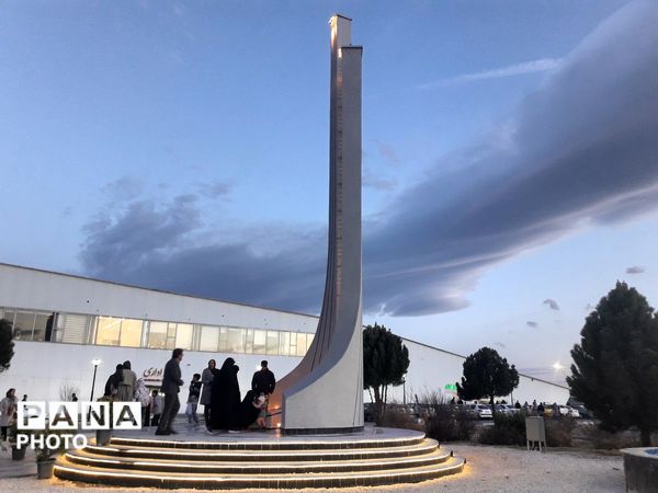 نمایش طعم و زیبایی در دو نمایشگاه بزرگ صنایع غذایی و پوشاک همدان