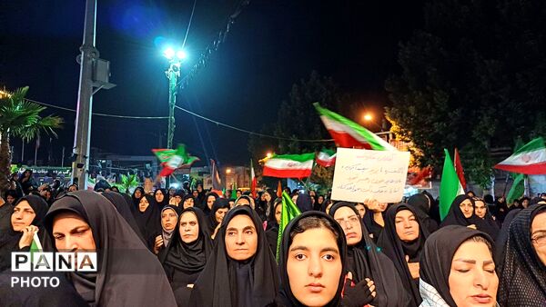 تجدید بیعت مردم کوهدشت با آرمان‌های حسینی در میدان امام خمینی (ره)